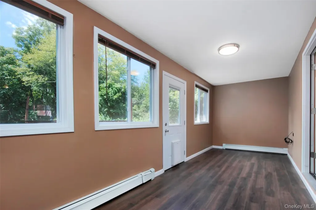 16 Martin Terrace Poughkeepsie NY 12603