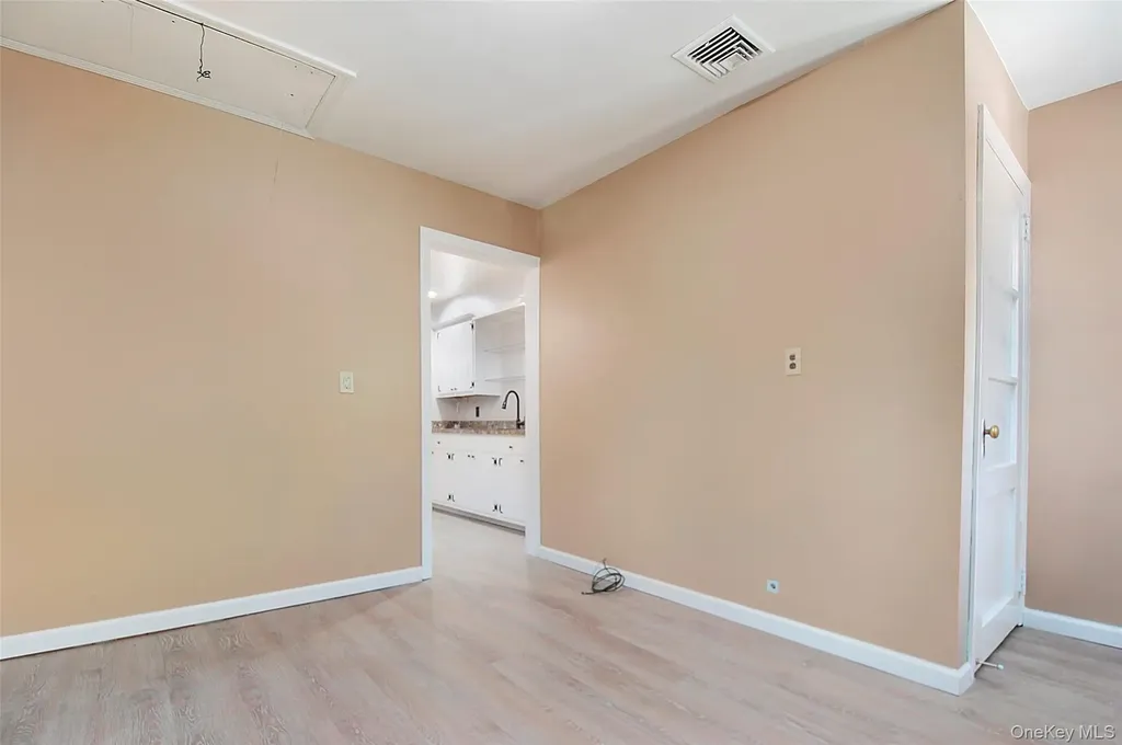 16 Martin Terrace Poughkeepsie NY 12603