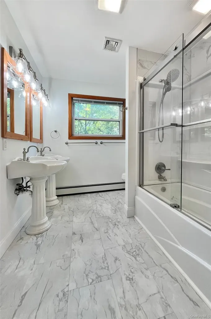 16 Martin Terrace Poughkeepsie NY 12603
