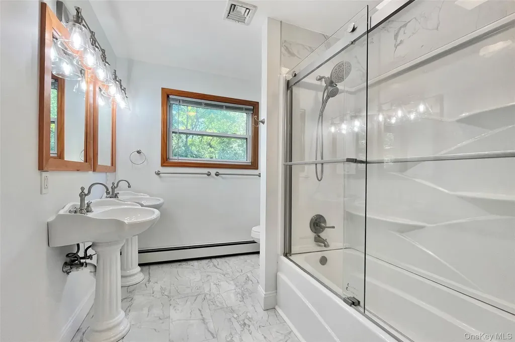16 Martin Terrace Poughkeepsie NY 12603