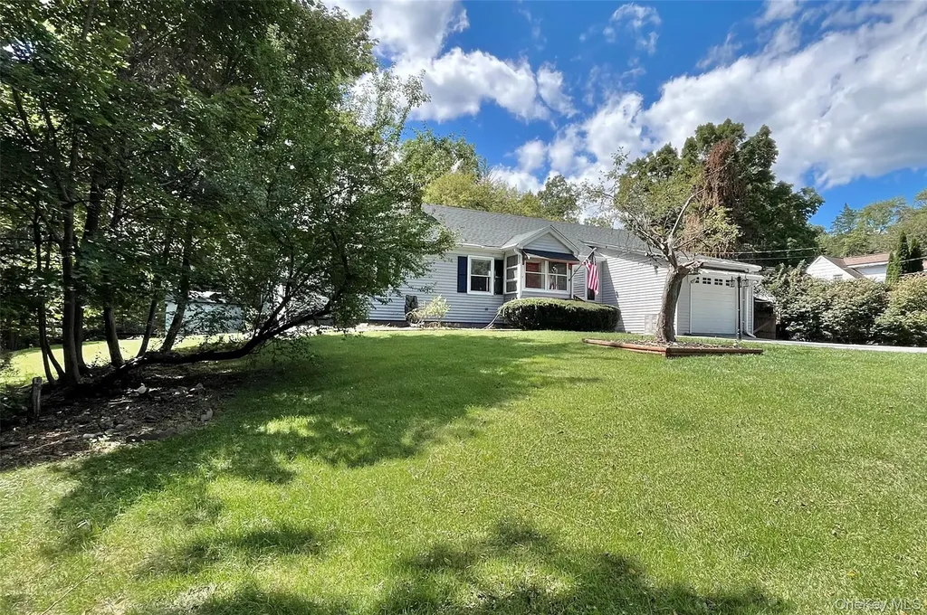 16 Martin Terrace Poughkeepsie NY 12603