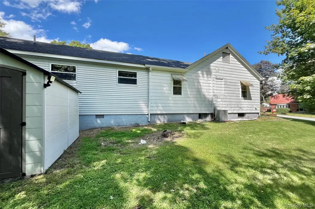 16 Martin Terrace Poughkeepsie NY 12603