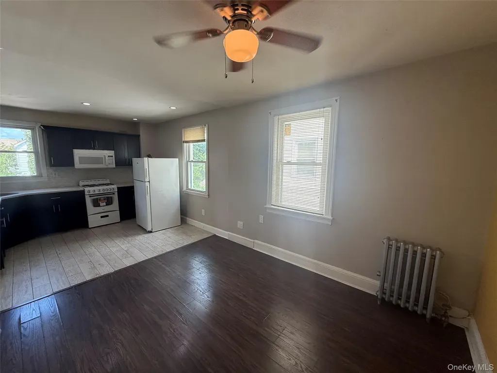 105 Pilgrim Place Valley Stream NY 11580