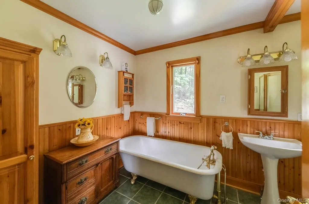 12 Skytop Ridge Rhinebeck NY 12572