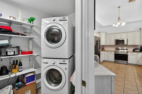 412 Ruskey Lane Hyde Park NY 12538