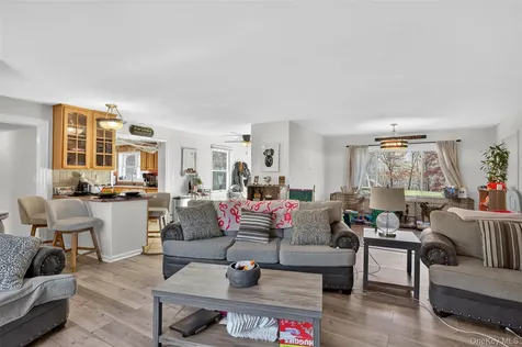 412 Ruskey Lane Hyde Park NY 12538