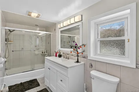 412 Ruskey Lane Hyde Park NY 12538