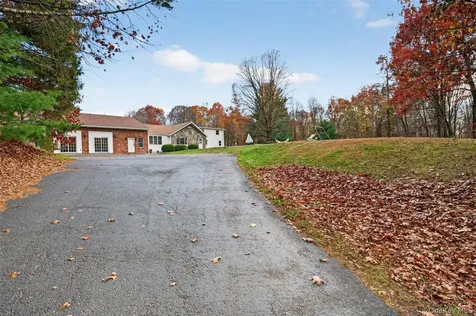 412 Ruskey Lane Hyde Park NY 12538