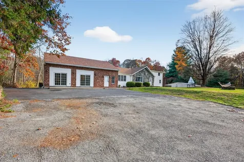 412 Ruskey Lane Hyde Park NY 12538