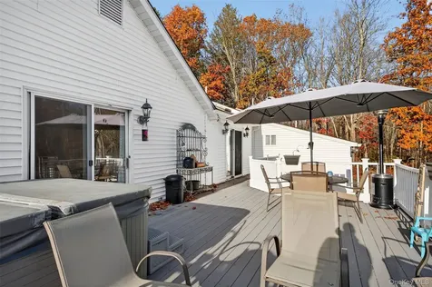 412 Ruskey Lane Hyde Park NY 12538