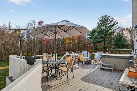 412 Ruskey Lane Hyde Park NY 12538