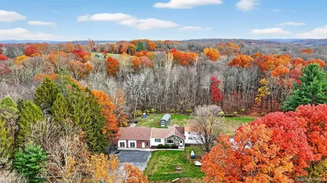 412 Ruskey Lane Hyde Park NY 12538