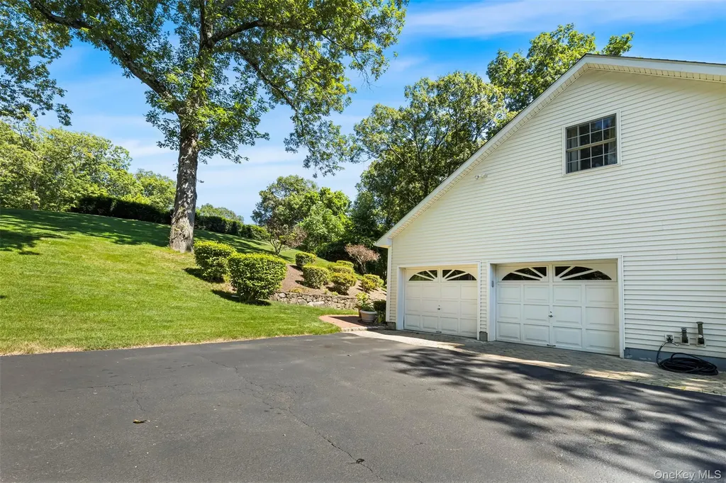 17 Ruby Lane Carmel NY 10512