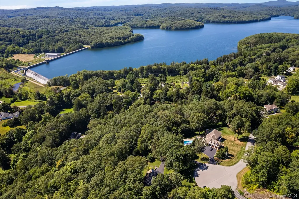 17 Ruby Lane Carmel NY 10512