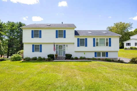 3 Hart Drive Poughkeepsie NY 12603