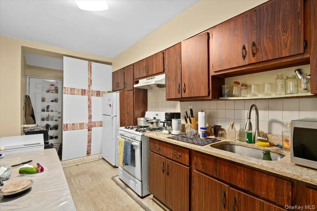 515 E 26th Street Brooklyn NY 11210