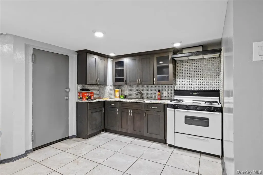 515 E 26th Street Brooklyn NY 11210