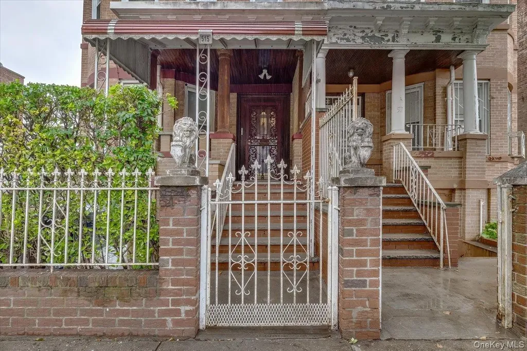 515 E 26th Street Brooklyn NY 11210