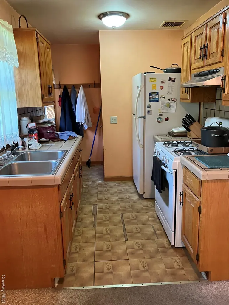 119 Cherrywood Drive Fishkill NY 12524