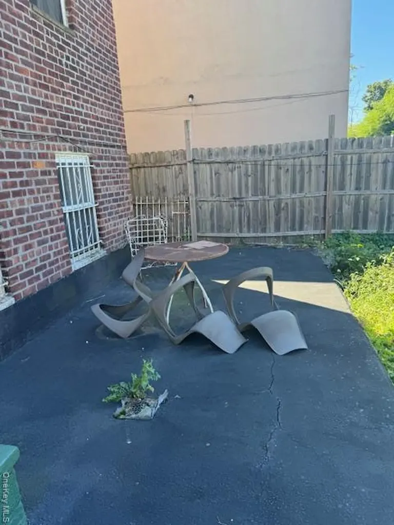 841 E 226th Street Bronx NY 10466