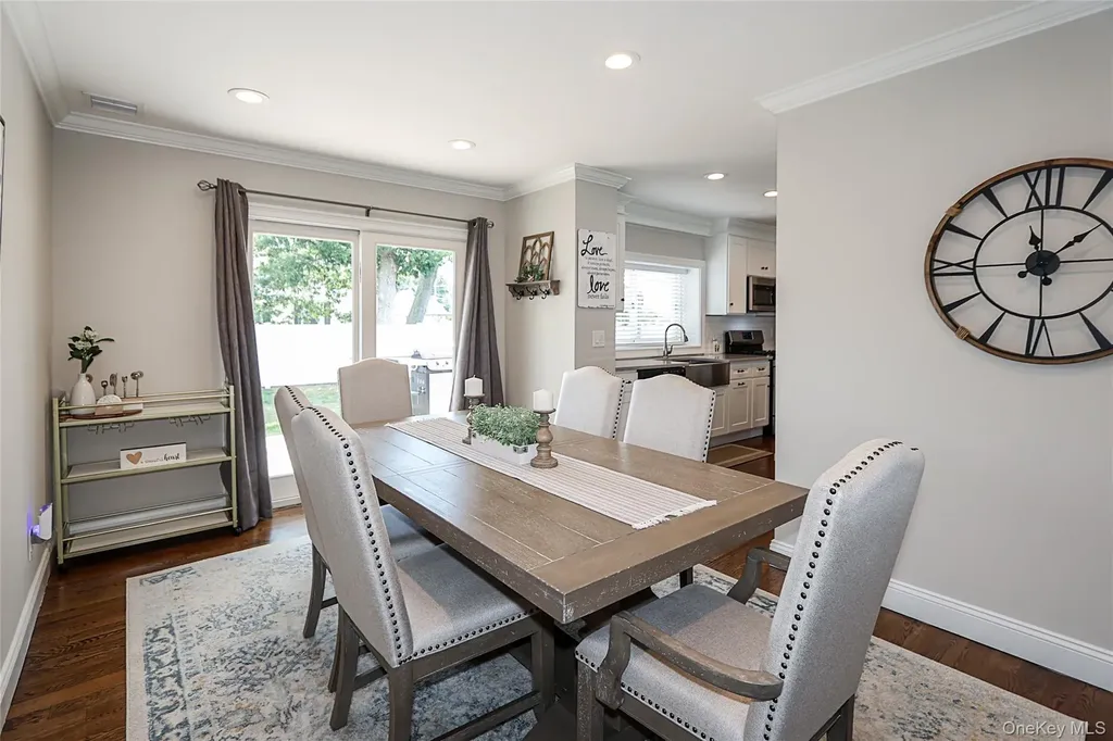 1057 Thompson Drive Bay Shore NY 11706