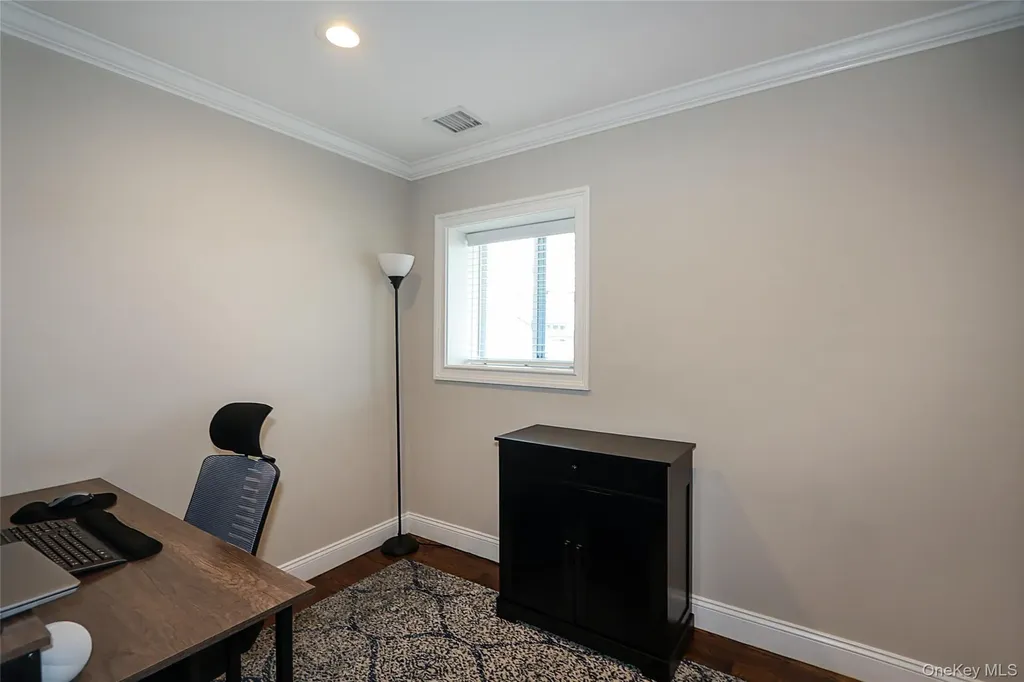 1057 Thompson Drive Bay Shore NY 11706