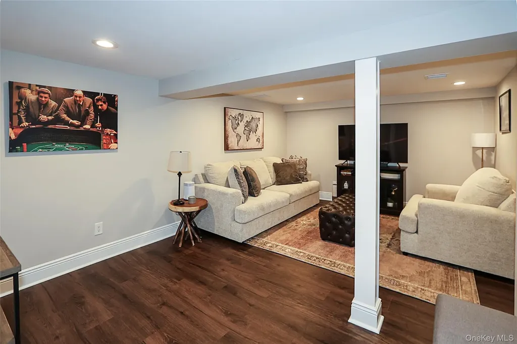 1057 Thompson Drive Bay Shore NY 11706