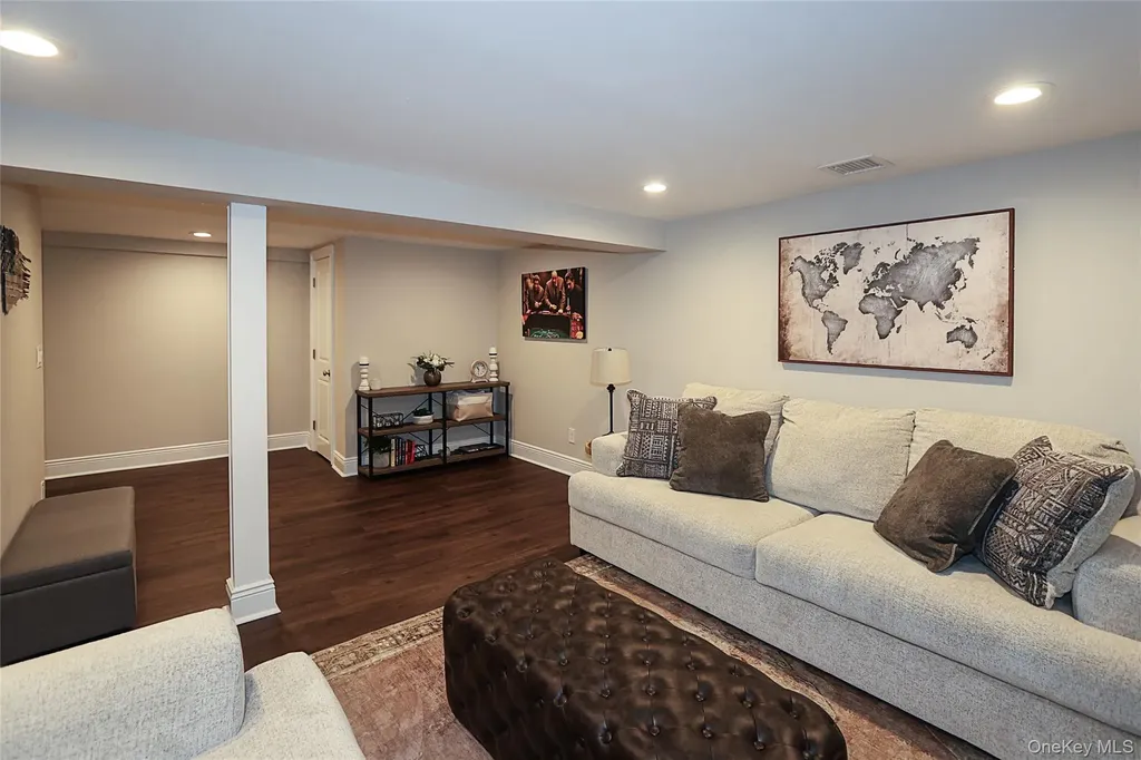1057 Thompson Drive Bay Shore NY 11706