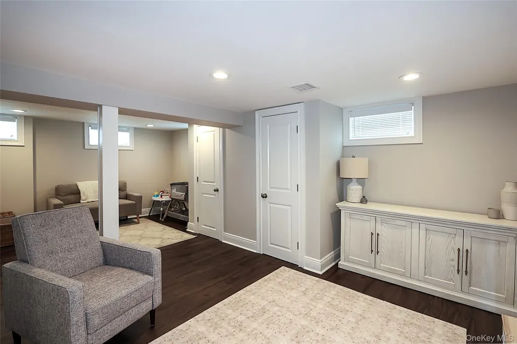 1057 Thompson Drive Bay Shore NY 11706