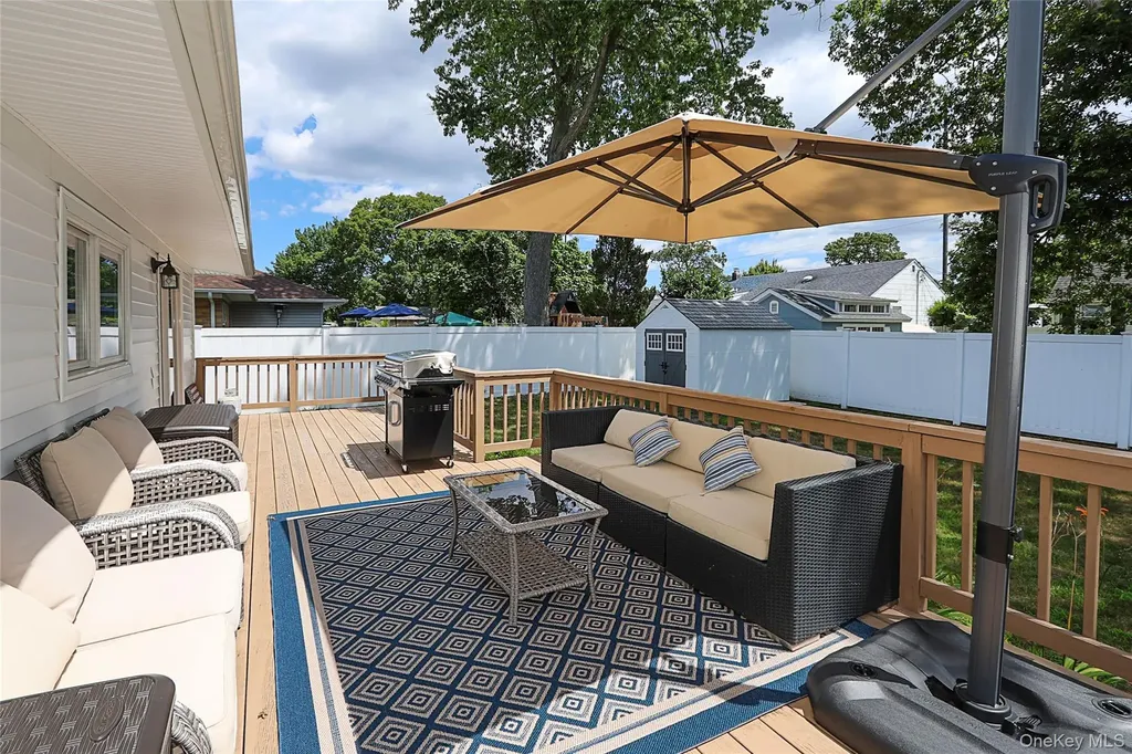 1057 Thompson Drive Bay Shore NY 11706