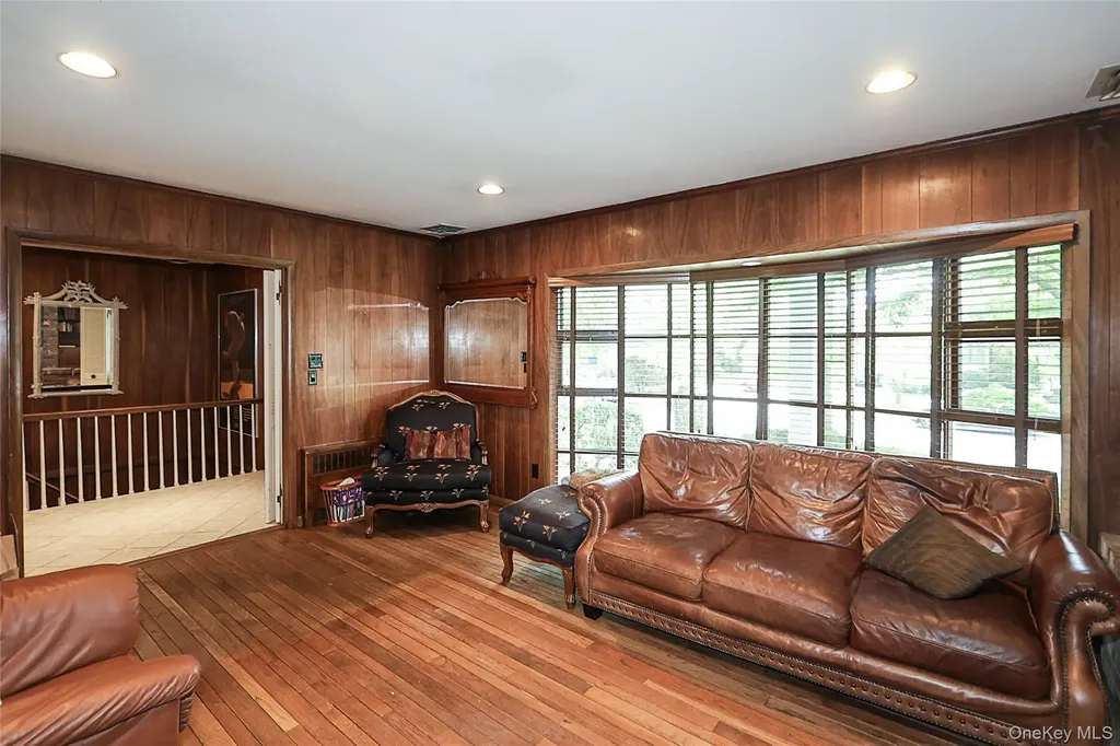 245 Birch Drive Roslyn NY 11576