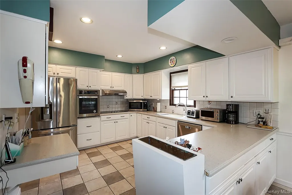 245 Birch Drive Roslyn NY 11576