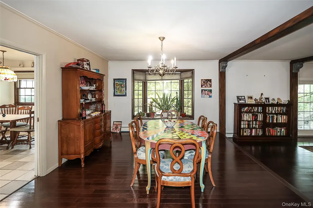 245 Birch Drive Roslyn NY 11576