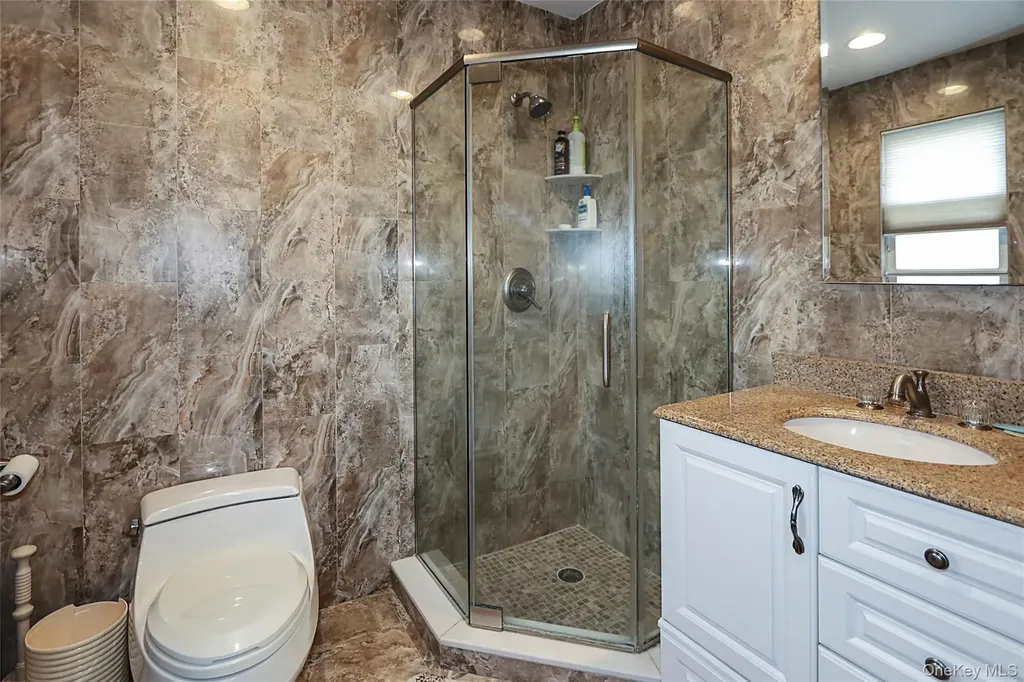 245 Birch Drive Roslyn NY 11576