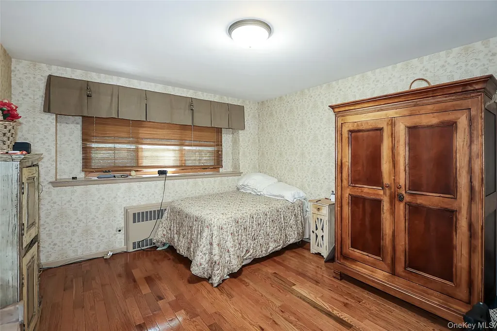 245 Birch Drive Roslyn NY 11576