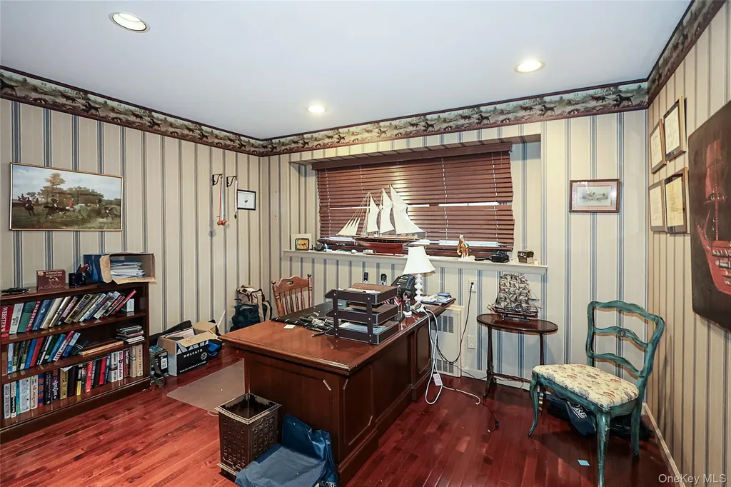 245 Birch Drive Roslyn NY 11576