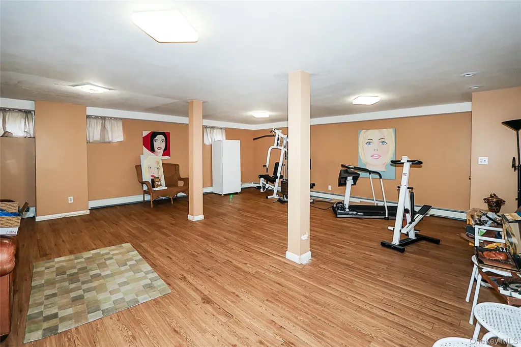 245 Birch Drive Roslyn NY 11576