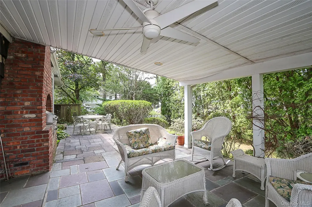 245 Birch Drive Roslyn NY 11576