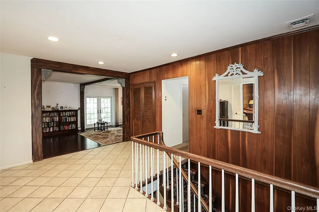 245 Birch Drive Roslyn NY 11576