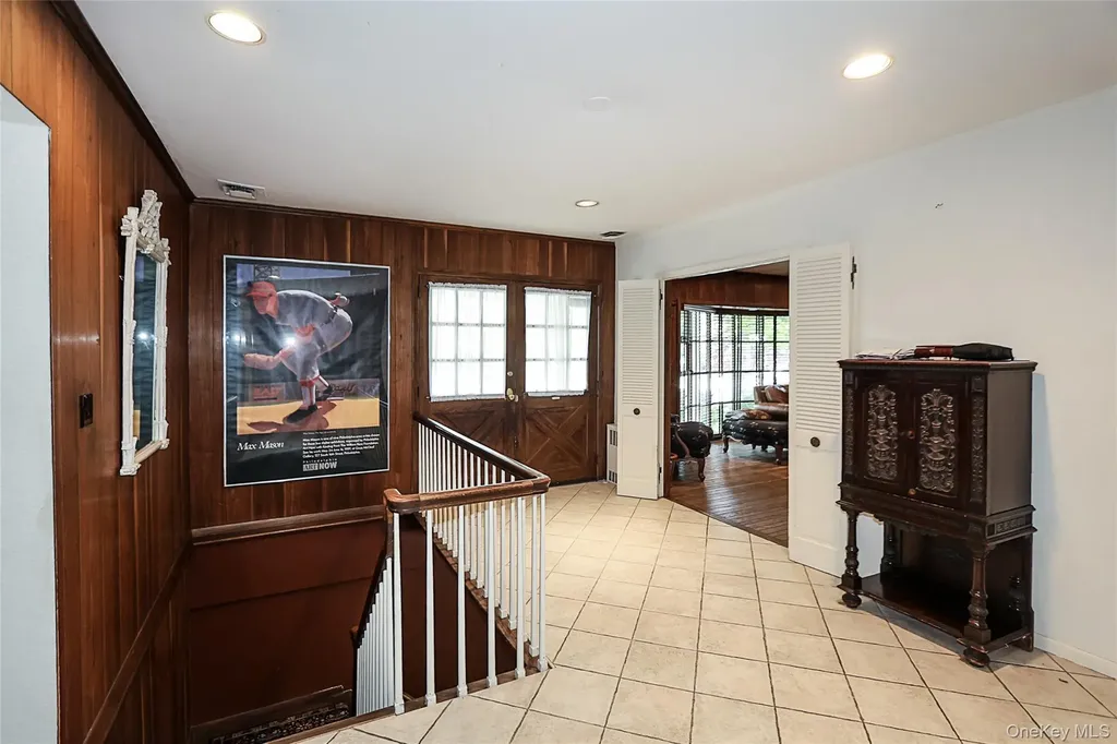 245 Birch Drive Roslyn NY 11576