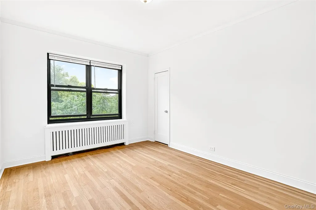 190 E Mosholu Parkway S Bronx NY 10458