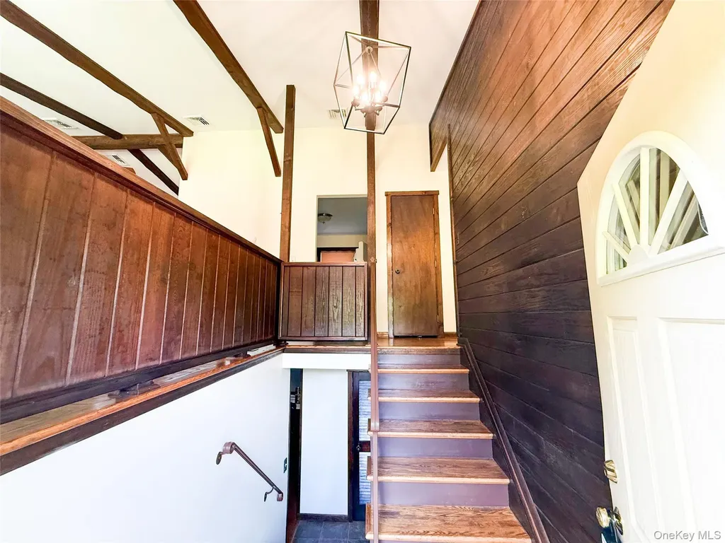 2 Myers Lane Hyde Park NY 12538