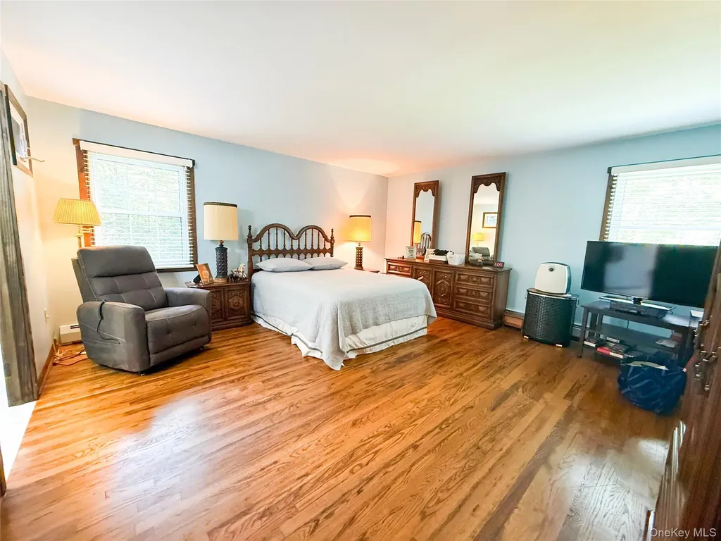 2 Myers Lane Hyde Park NY 12538