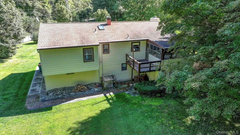 2 Myers Lane Hyde Park NY 12538