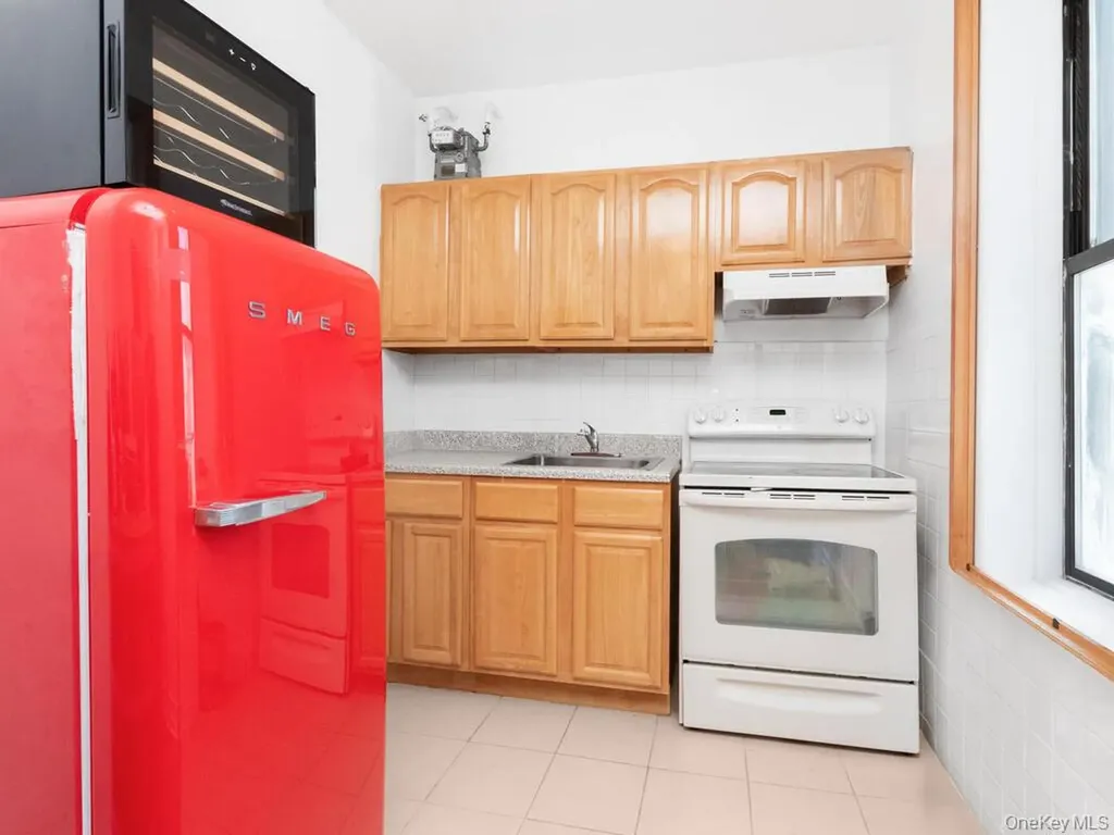 805 E 182nd Street Bronx NY 10460