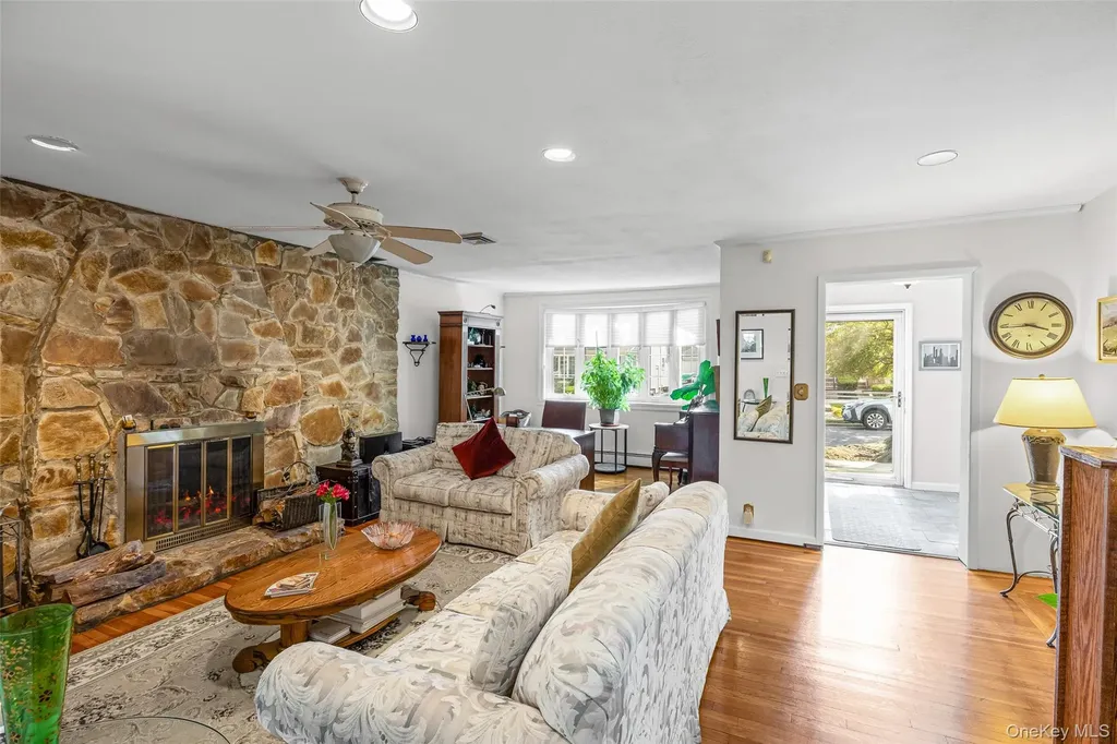 23 Nassau Road Great Neck NY 11021