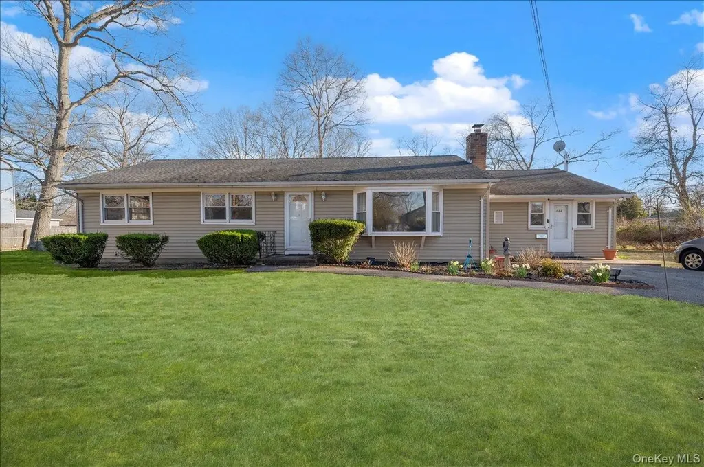 112 King Street Bay Shore NY 11706
