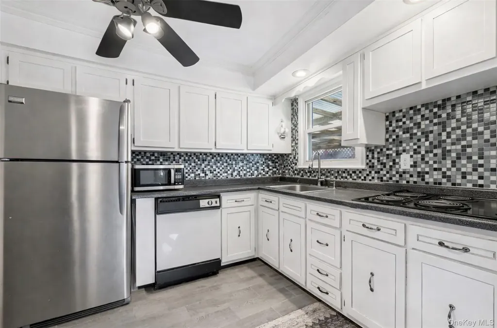 112 King Street Bay Shore NY 11706