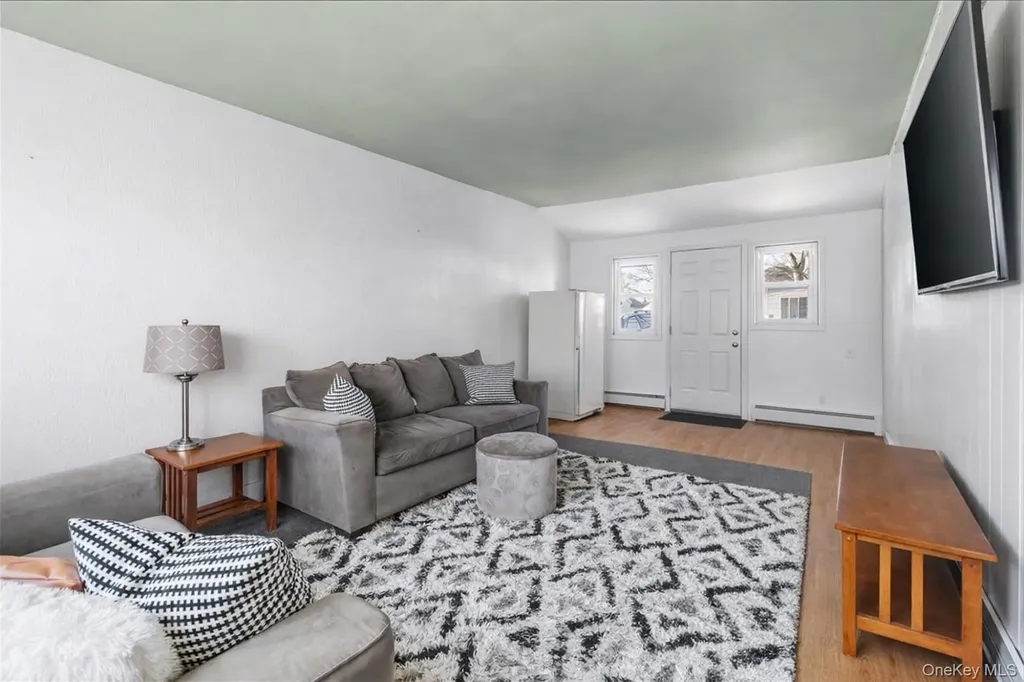 112 King Street Bay Shore NY 11706
