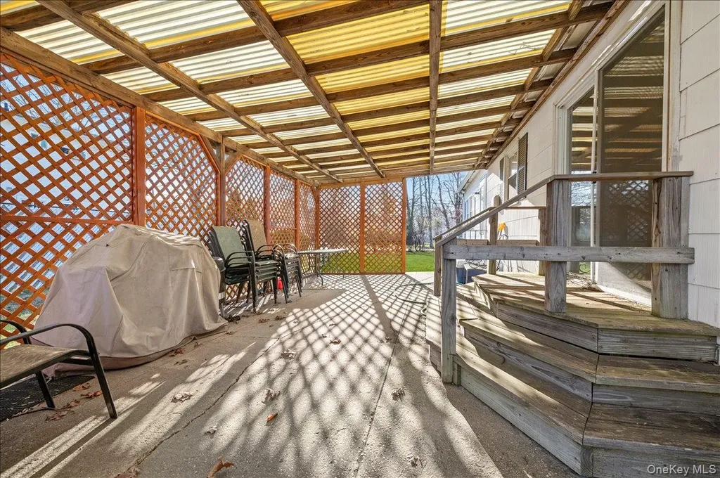 112 King Street Bay Shore NY 11706